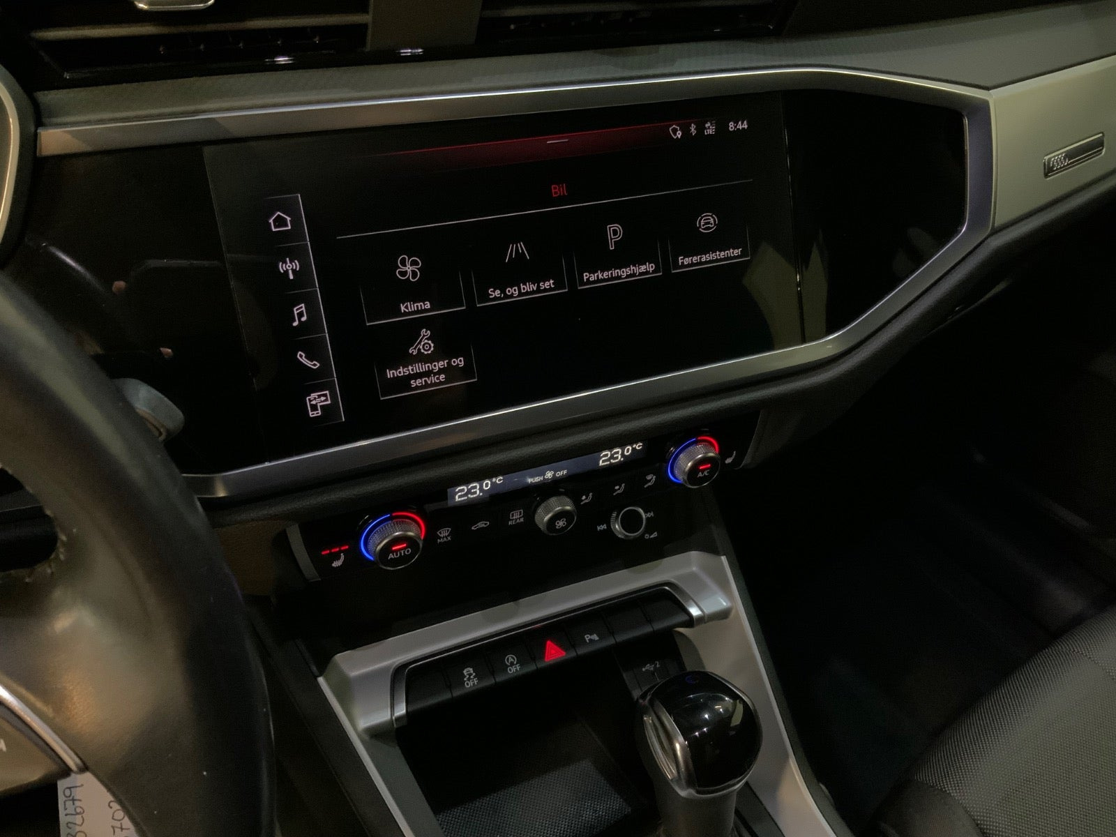 Grå Audi Q3 fra 2019