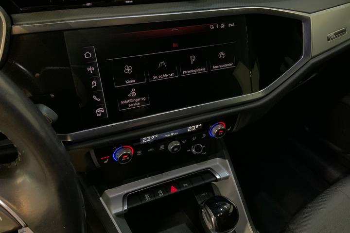 Grå Audi Q3 fra 2019