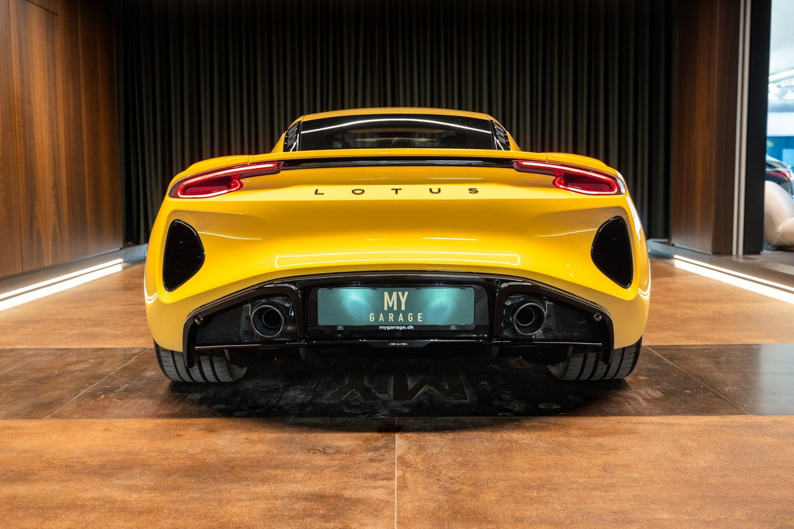 Gul Lotus Emira fra 2025