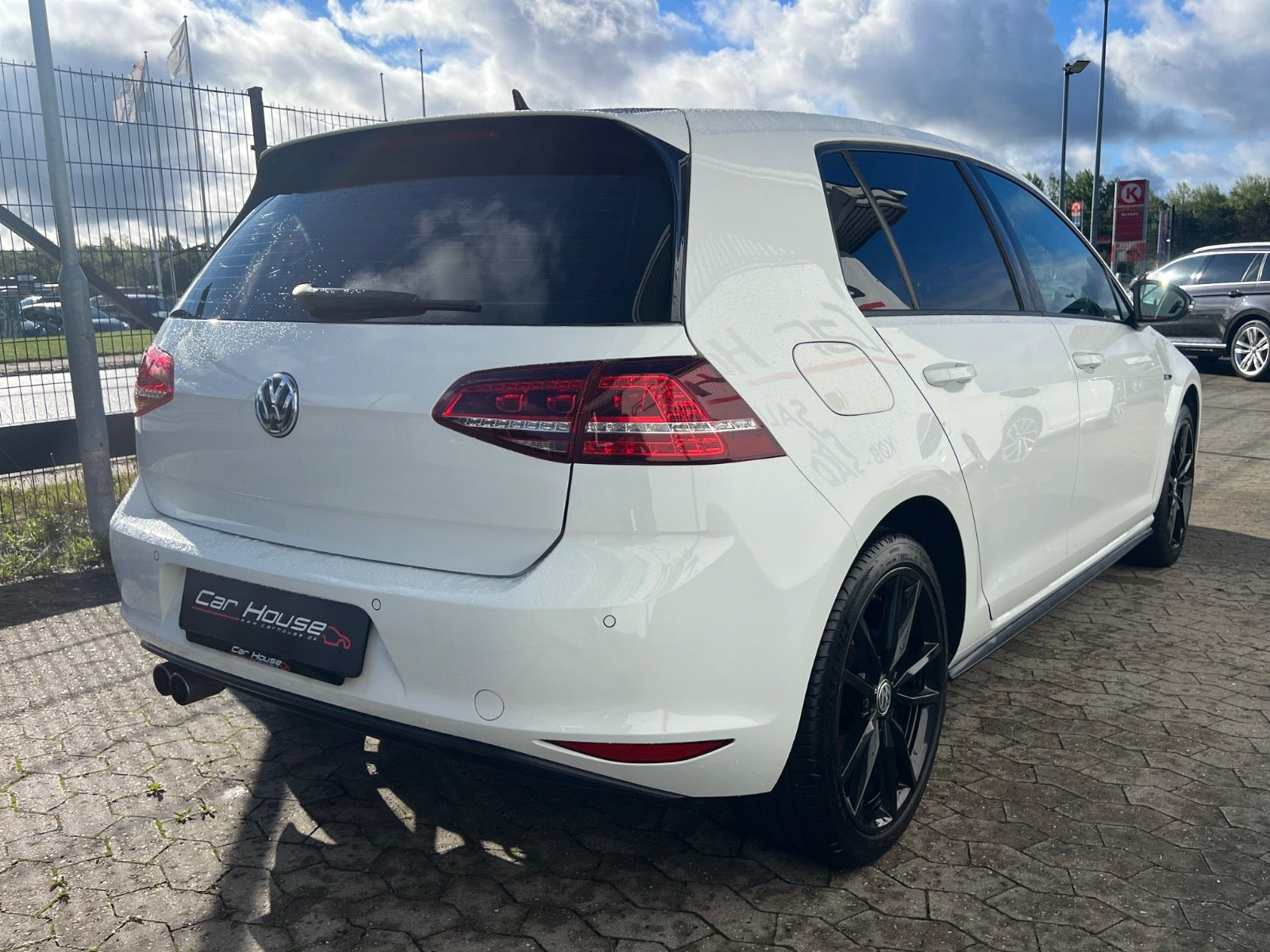Hvid VW Golf VII fra 2017