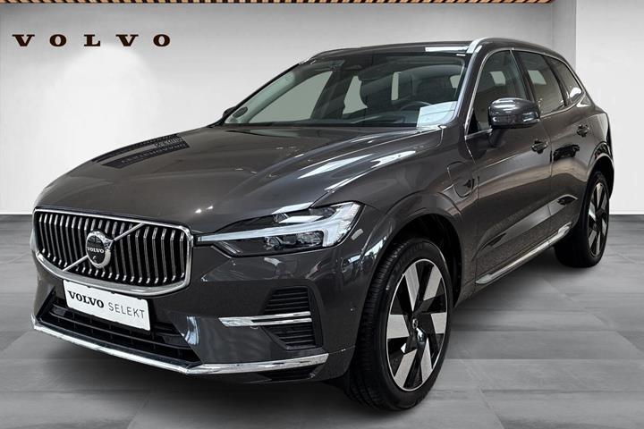 Grå Volvo XC60 fra 2025