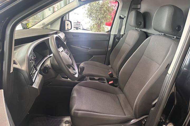 Sort VW Caddy fra 2023