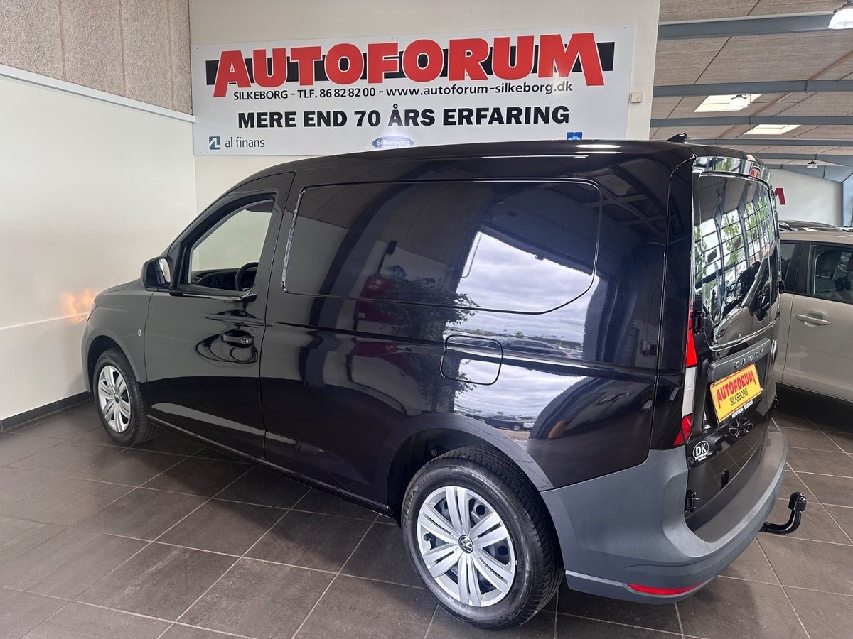 Sort VW Caddy fra 2023