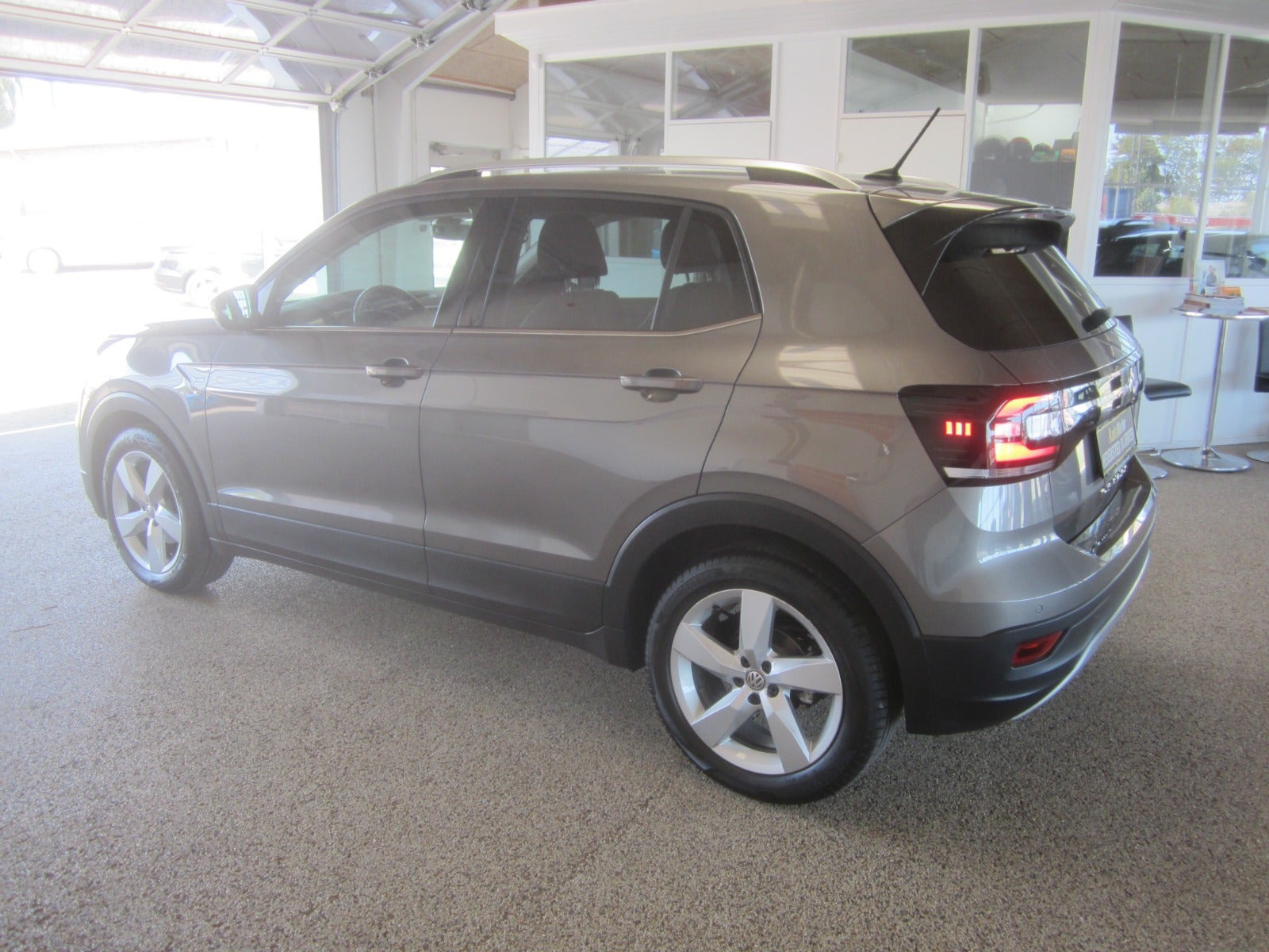 Grå VW T-Cross fra 2020