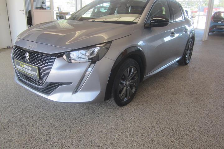Grå Peugeot e-208 fra 2022