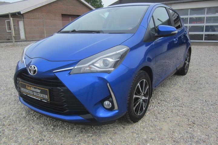 Blå Toyota Yaris fra 2019