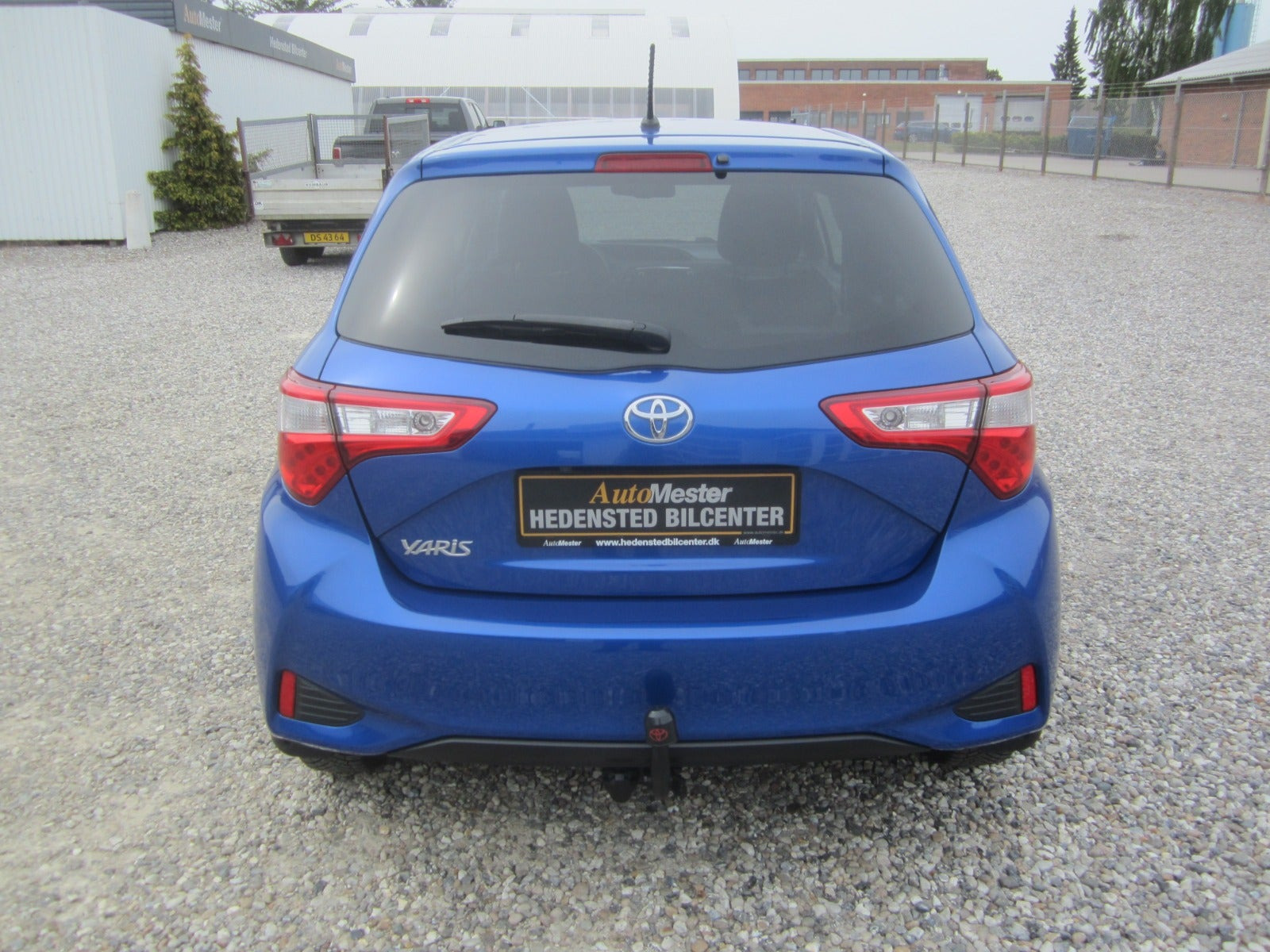 Blå Toyota Yaris fra 2019