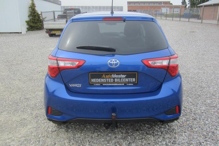 Blå Toyota Yaris fra 2019