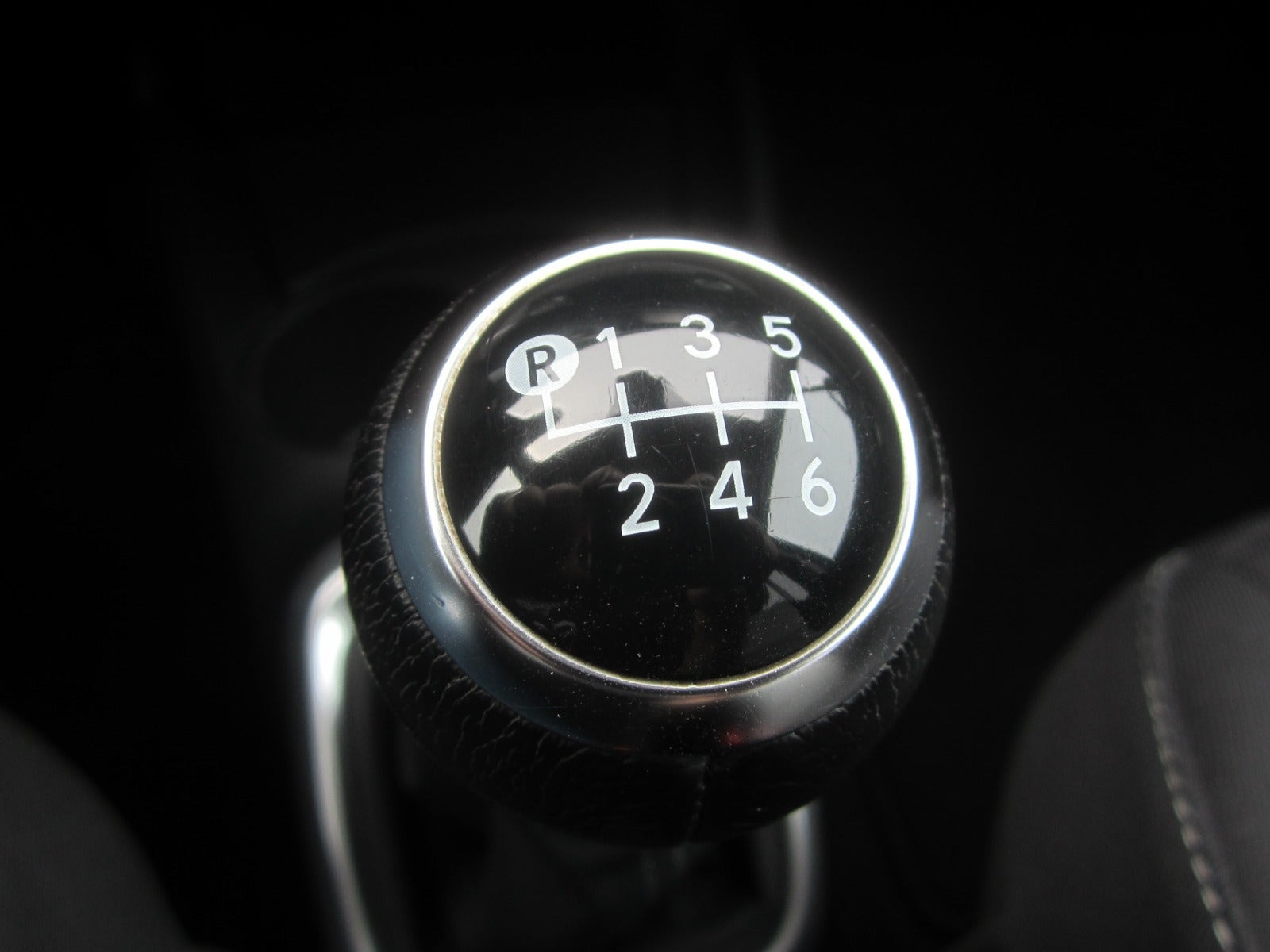 Blå Toyota Yaris fra 2019