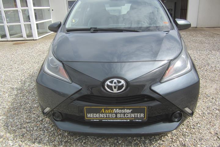 Grå Toyota Aygo fra 2015