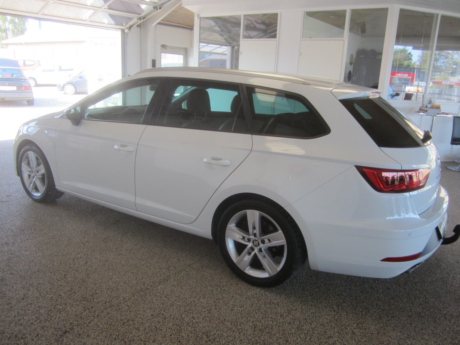 Hvid Seat Leon fra 2019