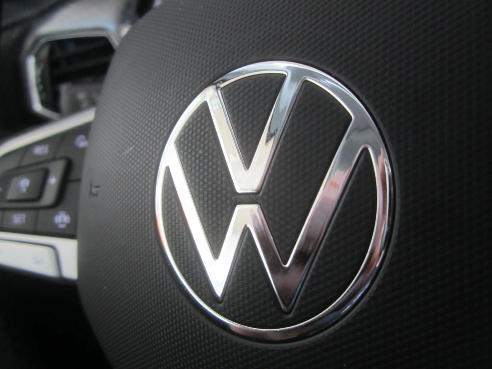 Grå VW T-Cross fra 2022