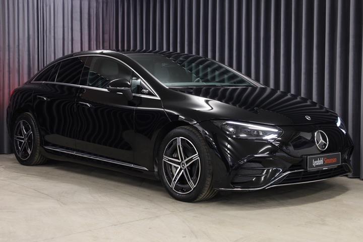 Sort Mercedes EQE350+ fra 2022
