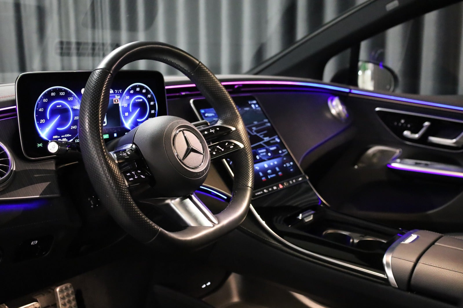 Sort Mercedes EQE350+ fra 2022