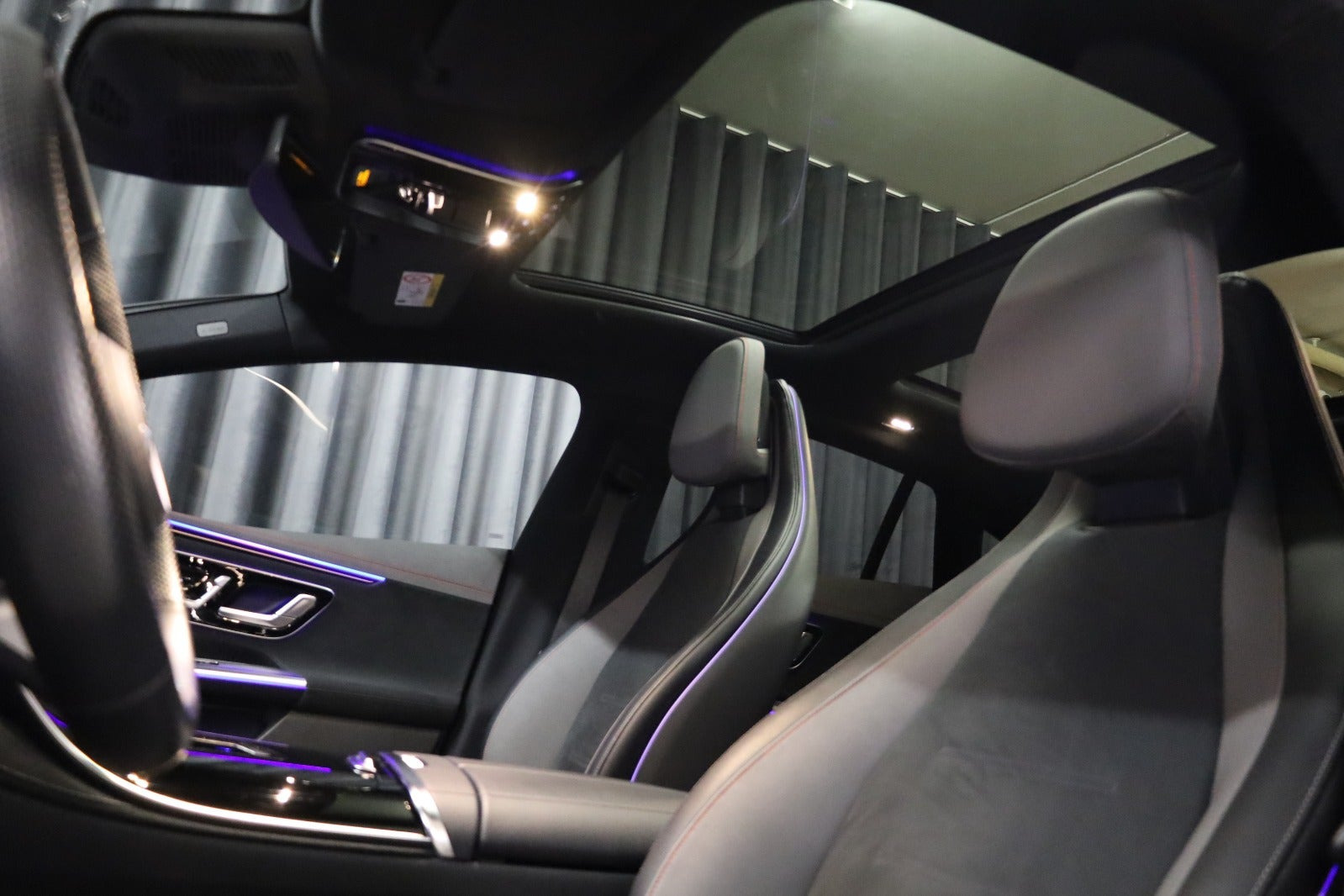 Sort Mercedes EQE350+ fra 2022