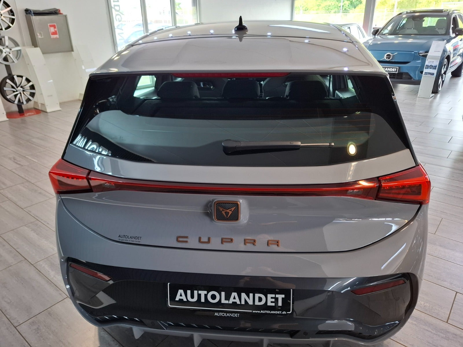 Grå Cupra Born fra 2024