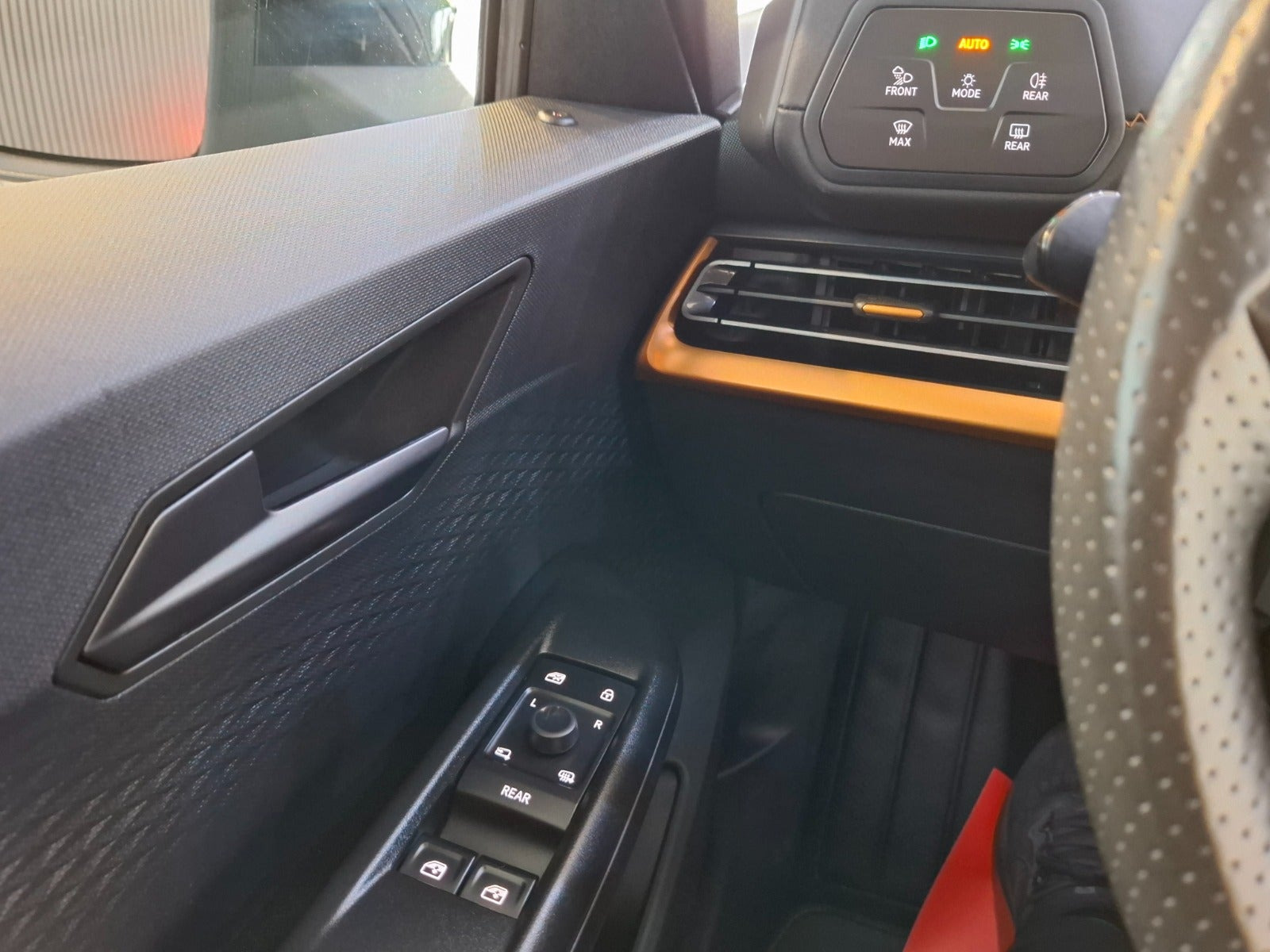 Grå Cupra Born fra 2024