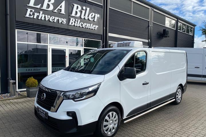Hvid Nissan Primastar fra 2024