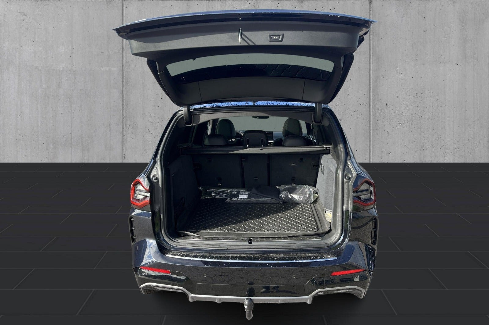 Sort BMW iX3 fra 2022
