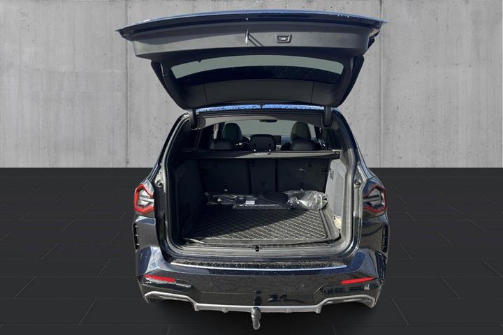 Sort BMW iX3 fra 2022