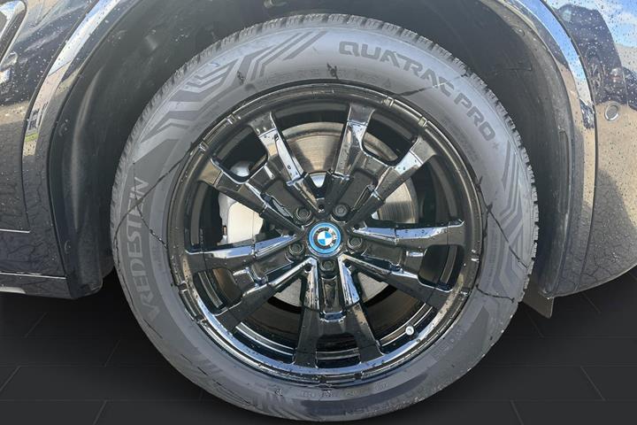 Sort BMW iX3 fra 2022