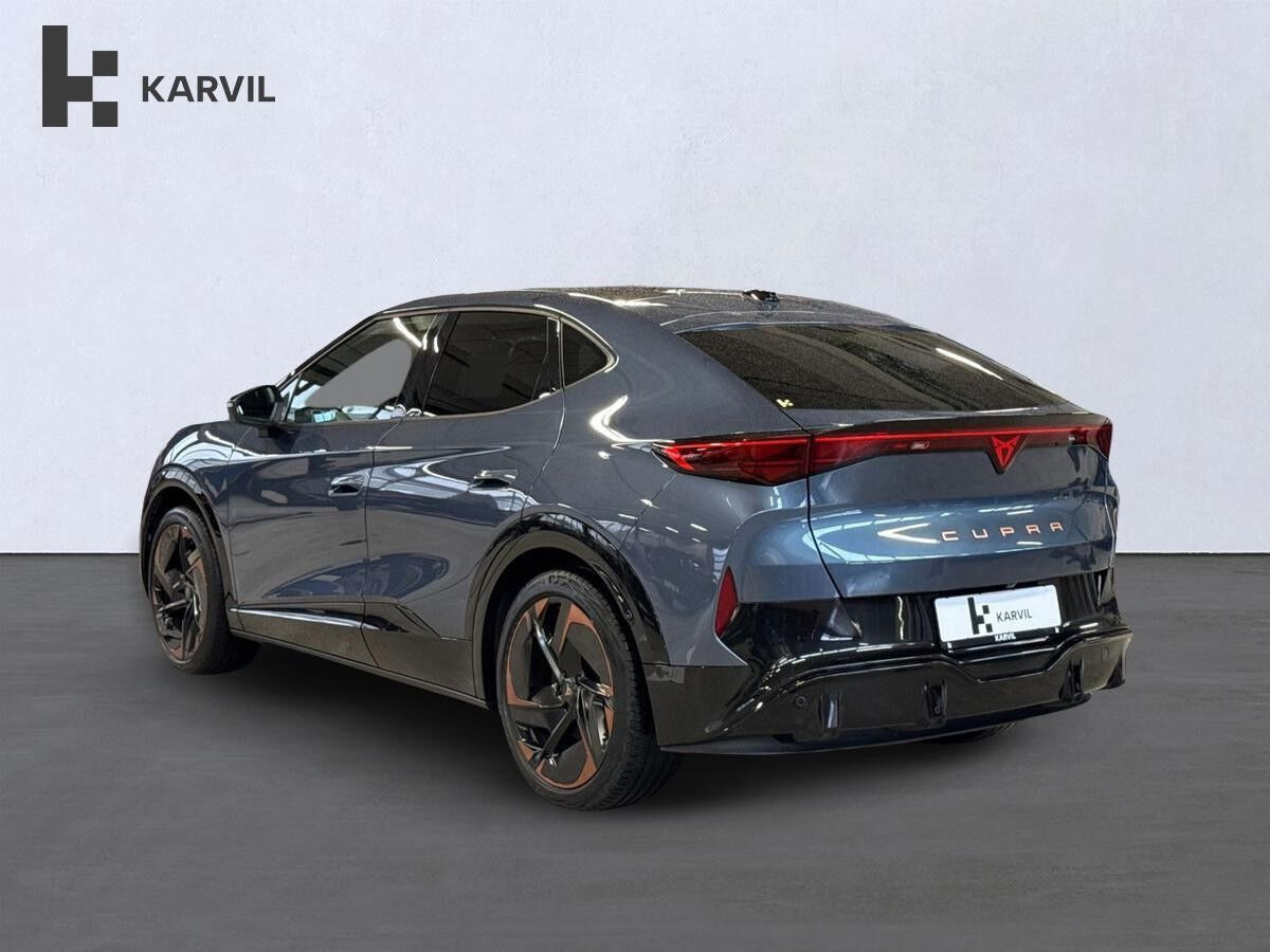Blå Cupra Tavascan fra 2025