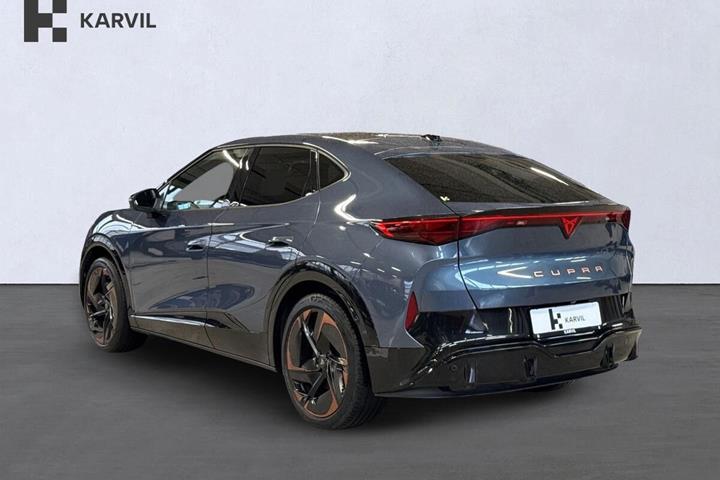 Blå Cupra Tavascan fra 2025