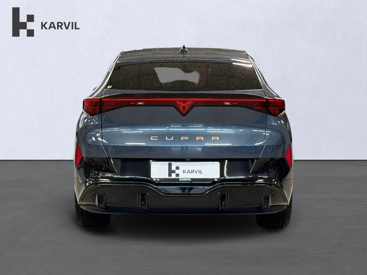 Blå Cupra Tavascan fra 2025