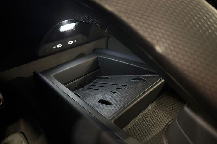 Blå Cupra Tavascan fra 2025