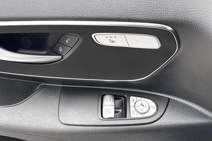 Hvid Mercedes Vito 116 fra 2023