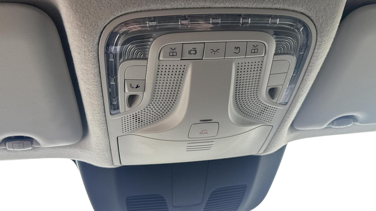 Hvid Mercedes Vito 116 fra 2023