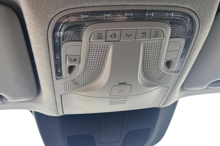 Hvid Mercedes Vito 116 fra 2023