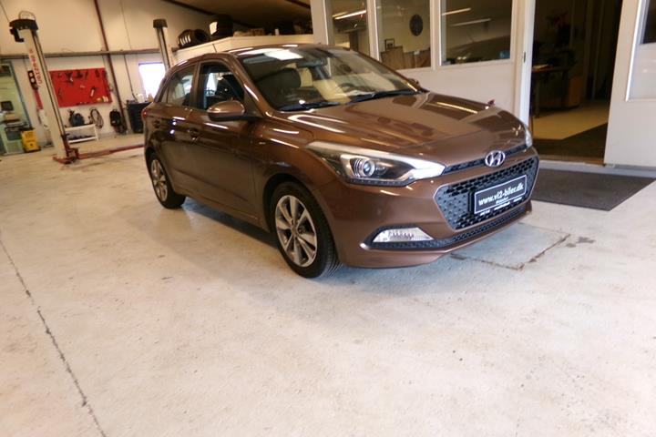 Brun Hyundai i20 fra 2016