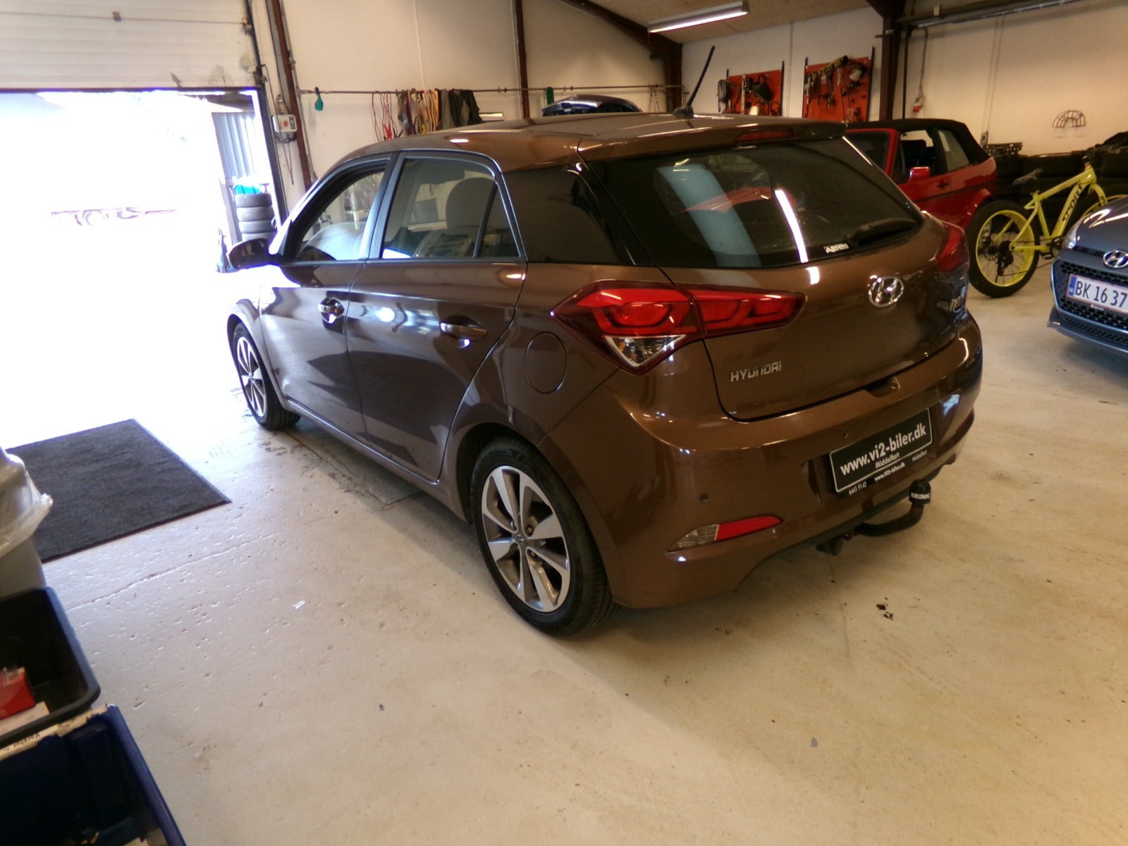 Brun Hyundai i20 fra 2016