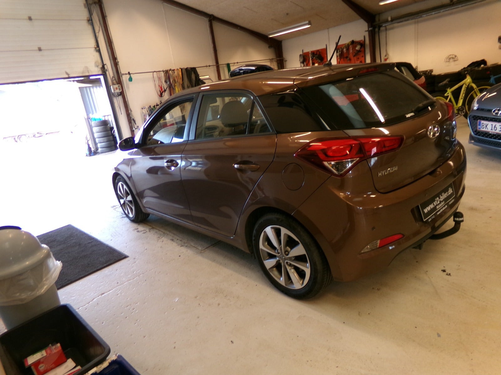 Brun Hyundai i20 fra 2016