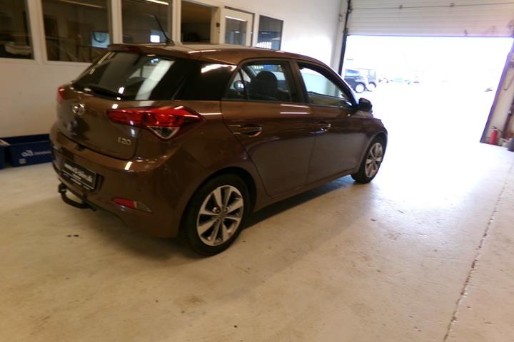 Brun Hyundai i20 fra 2016