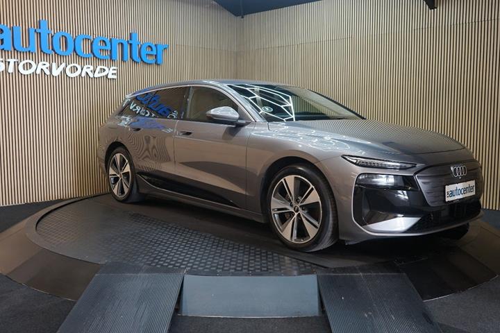 Grå Audi A6 e-tron fra 2025 set udefra