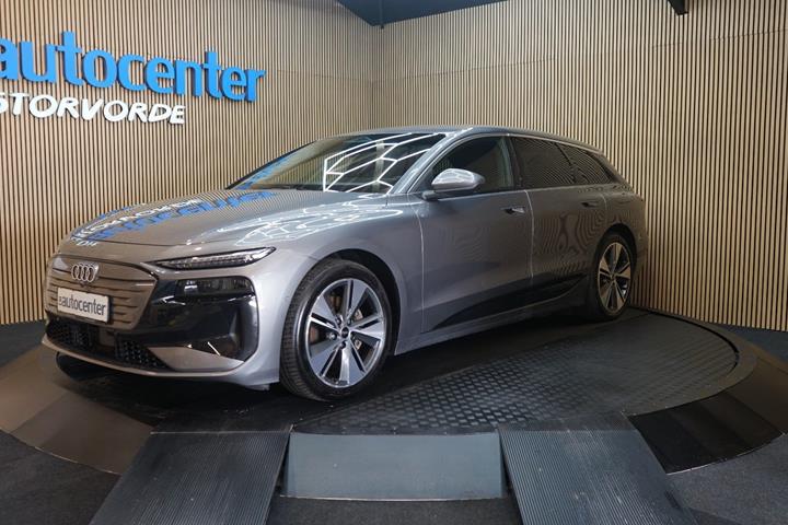 Grå Audi A6 e-tron fra 2025