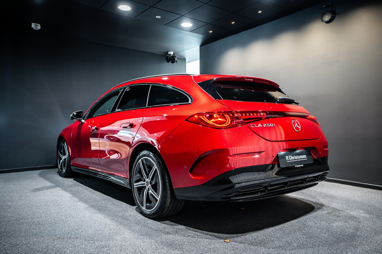 Rød Mercedes CLA250+ fra 2026