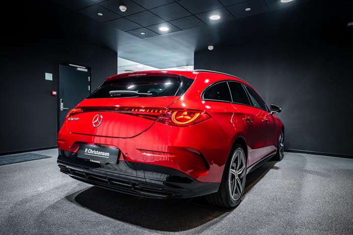 Rød Mercedes CLA250+ fra 2026