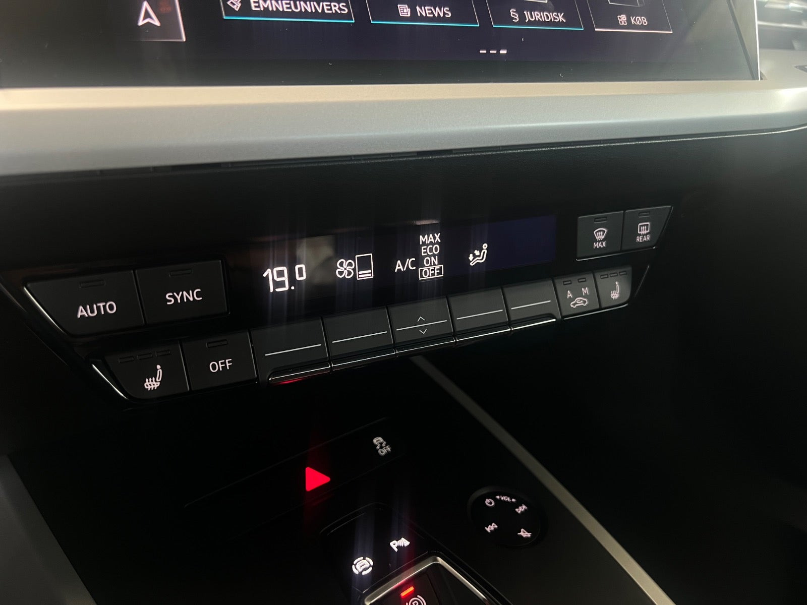 Grå Audi Q4 e-tron fra 2023