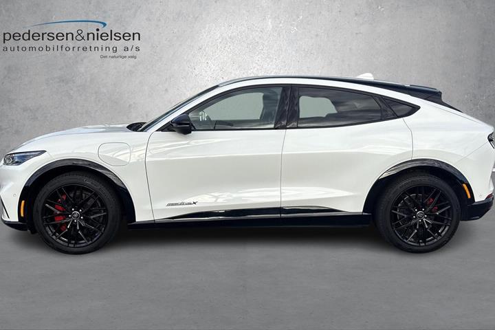 undefined Ford Mustang Mach-E fra 2022
