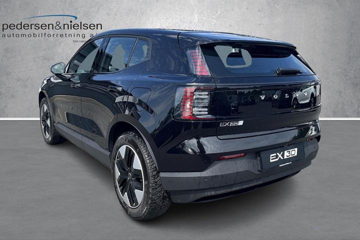 Sort Volvo EX30 fra 2026