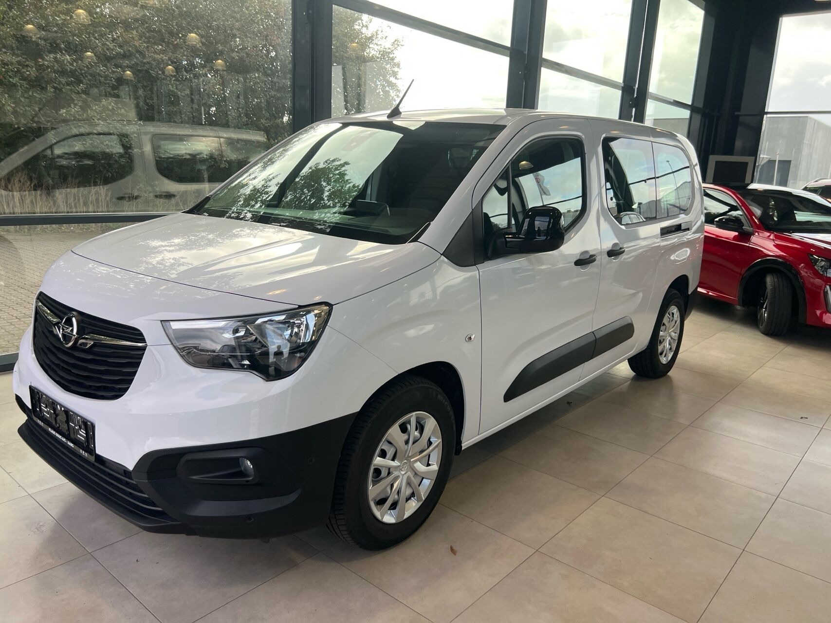 Opel Combo-e L2V1 EL Enjoy 136HK Van Aut.