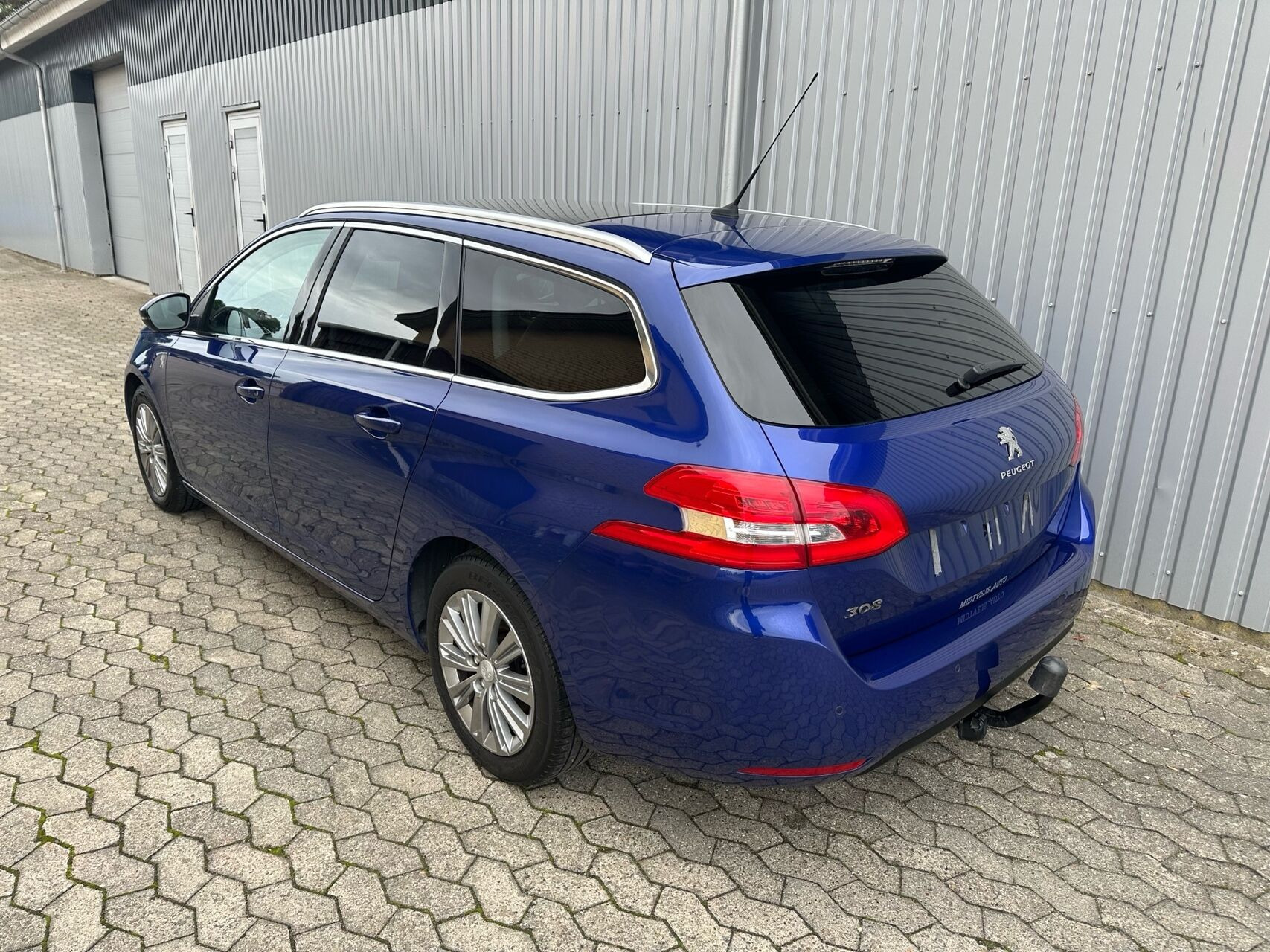 Blå Peugeot 308 fra 2018