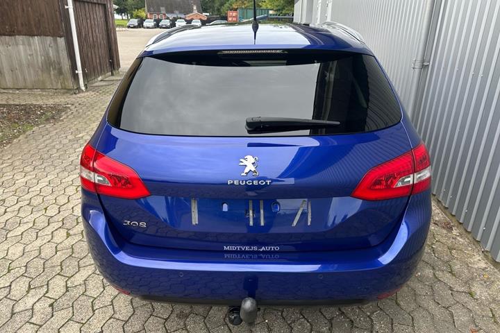 Blå Peugeot 308 fra 2018