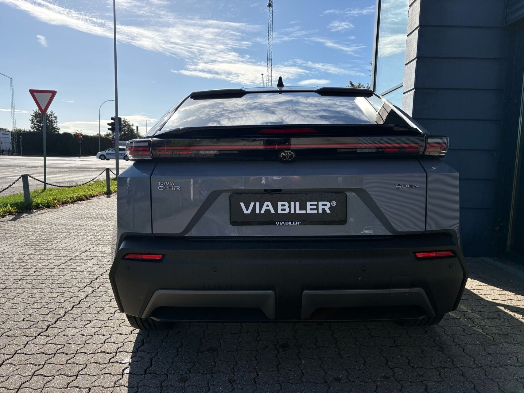 Grå Toyota Toyota C-HR+ fra 2026