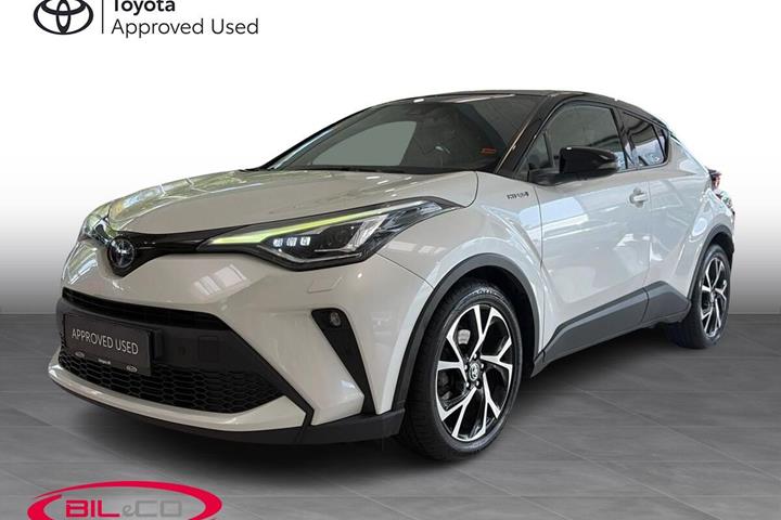 Hvid Toyota C-HR fra 2021 set udefra