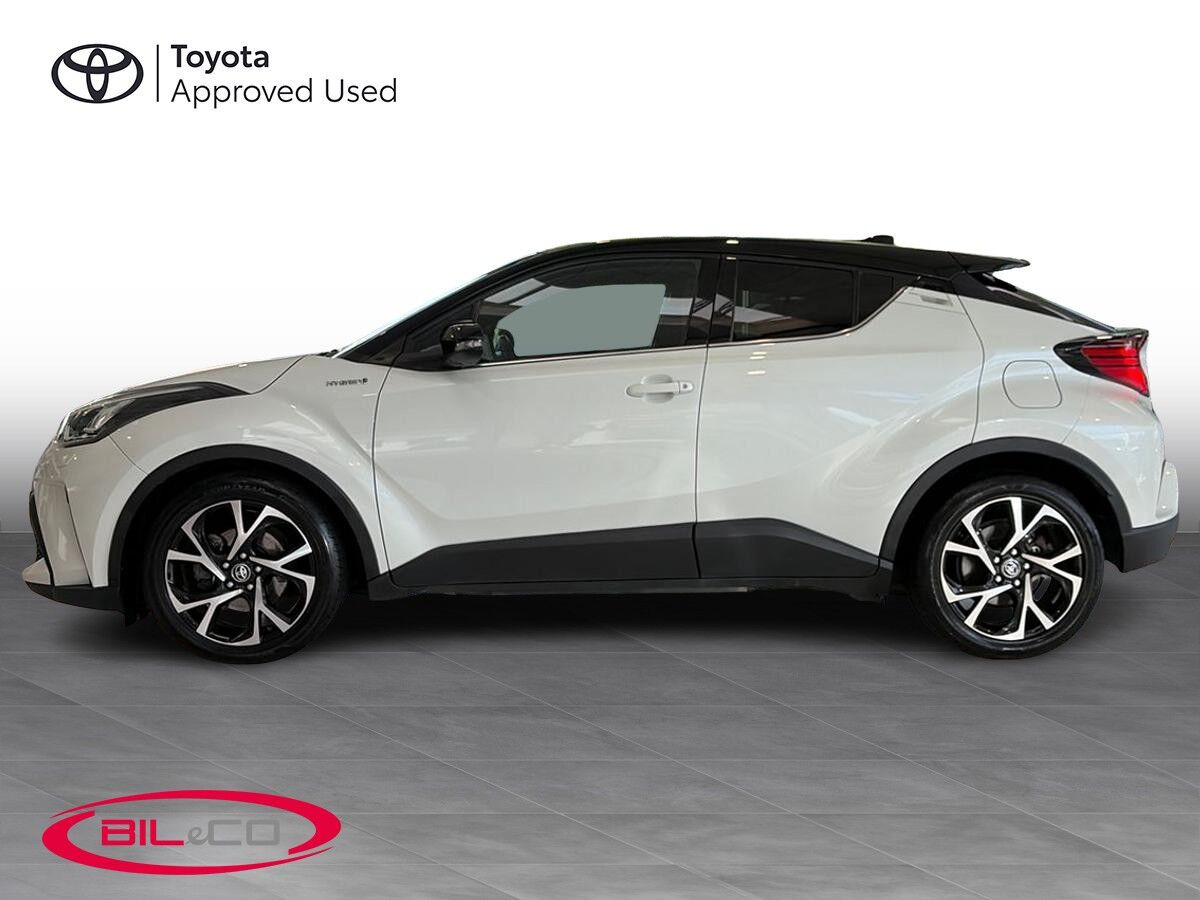 Hvid Toyota C-HR fra 2021
