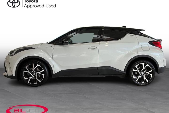 Hvid Toyota C-HR fra 2021